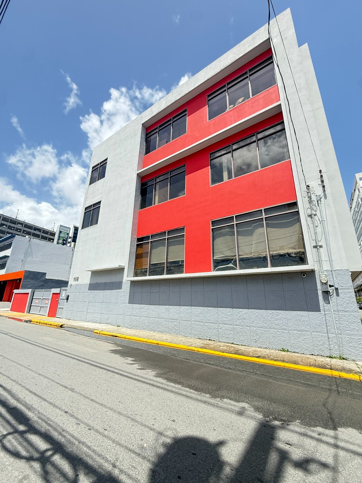 Calle Vieques and parking